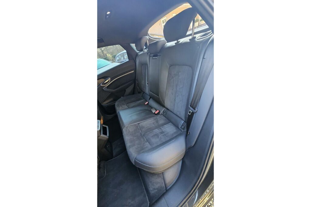 Audi e-tron Sportback 55 quattro Business edition 95 kWh Met zomer 21 inch en Wintervelgen 19 inch