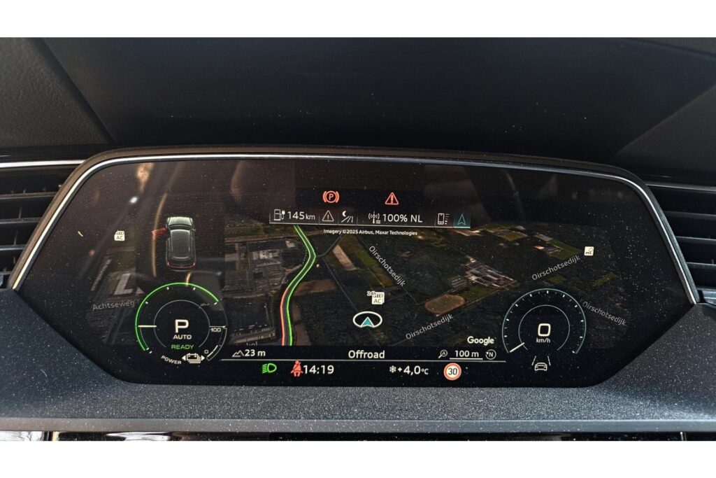 Audi e-tron Sportback 55 quattro Business edition 95 kWh Met zomer 21 inch en Wintervelgen 19 inch