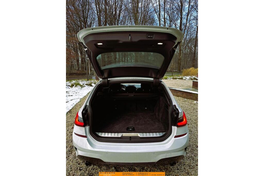 BMW 3 Serie Touring 330e High Executive, M-Sport, BMW Laser